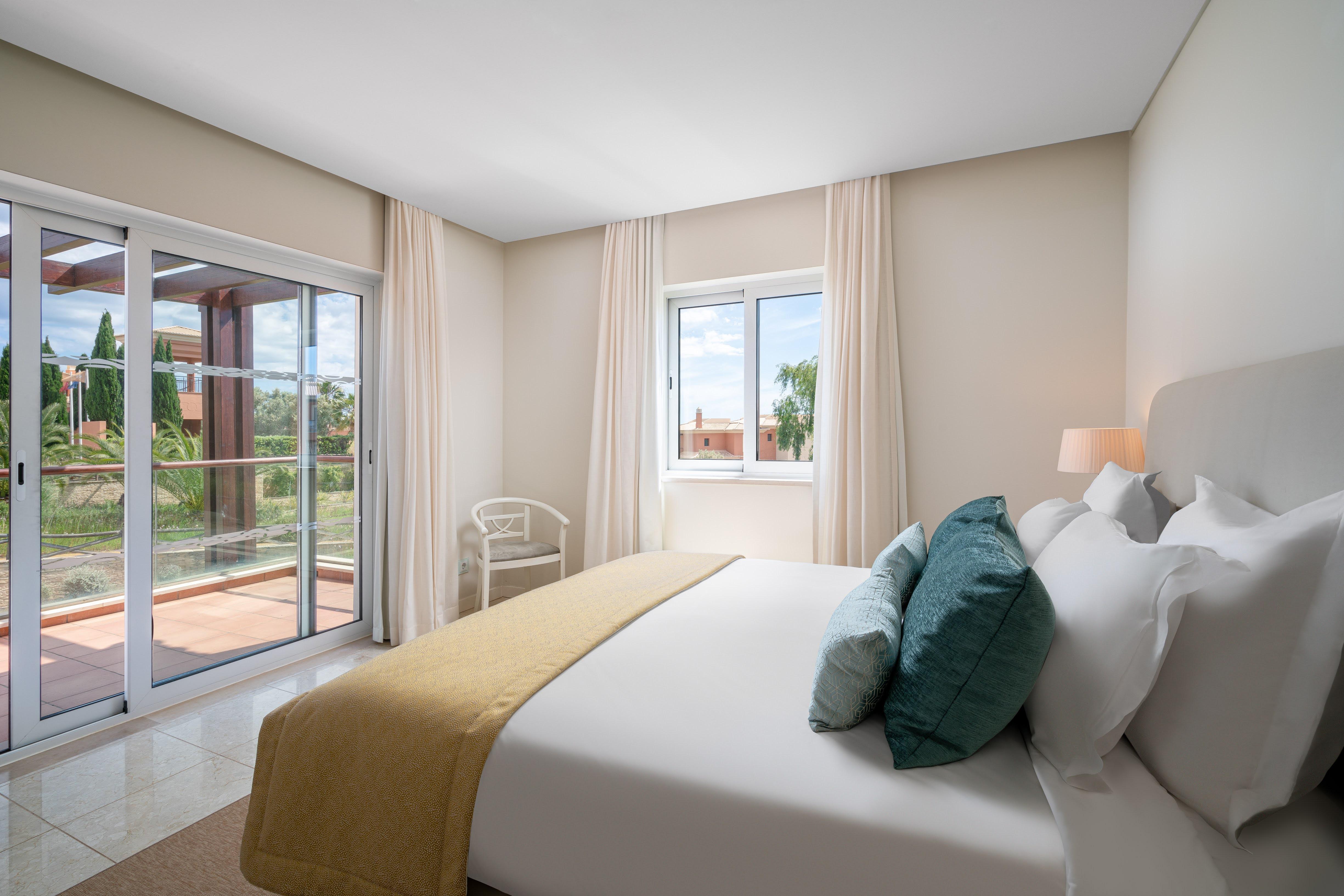 Monte Santo Resort Карвоейру Экстерьер фото A bedroom