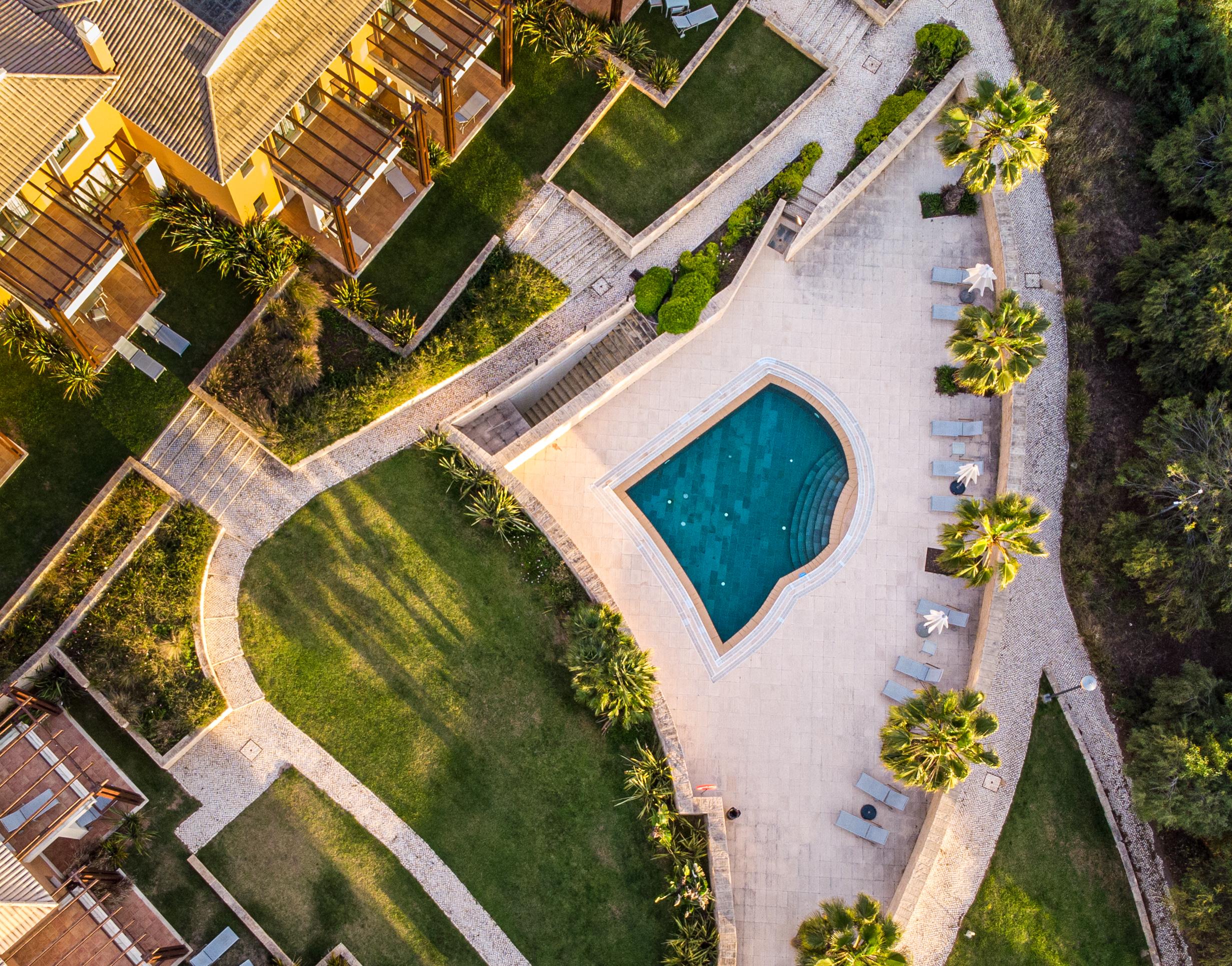 Monte Santo Resort Карвоейру Экстерьер фото Aerial view of the resort