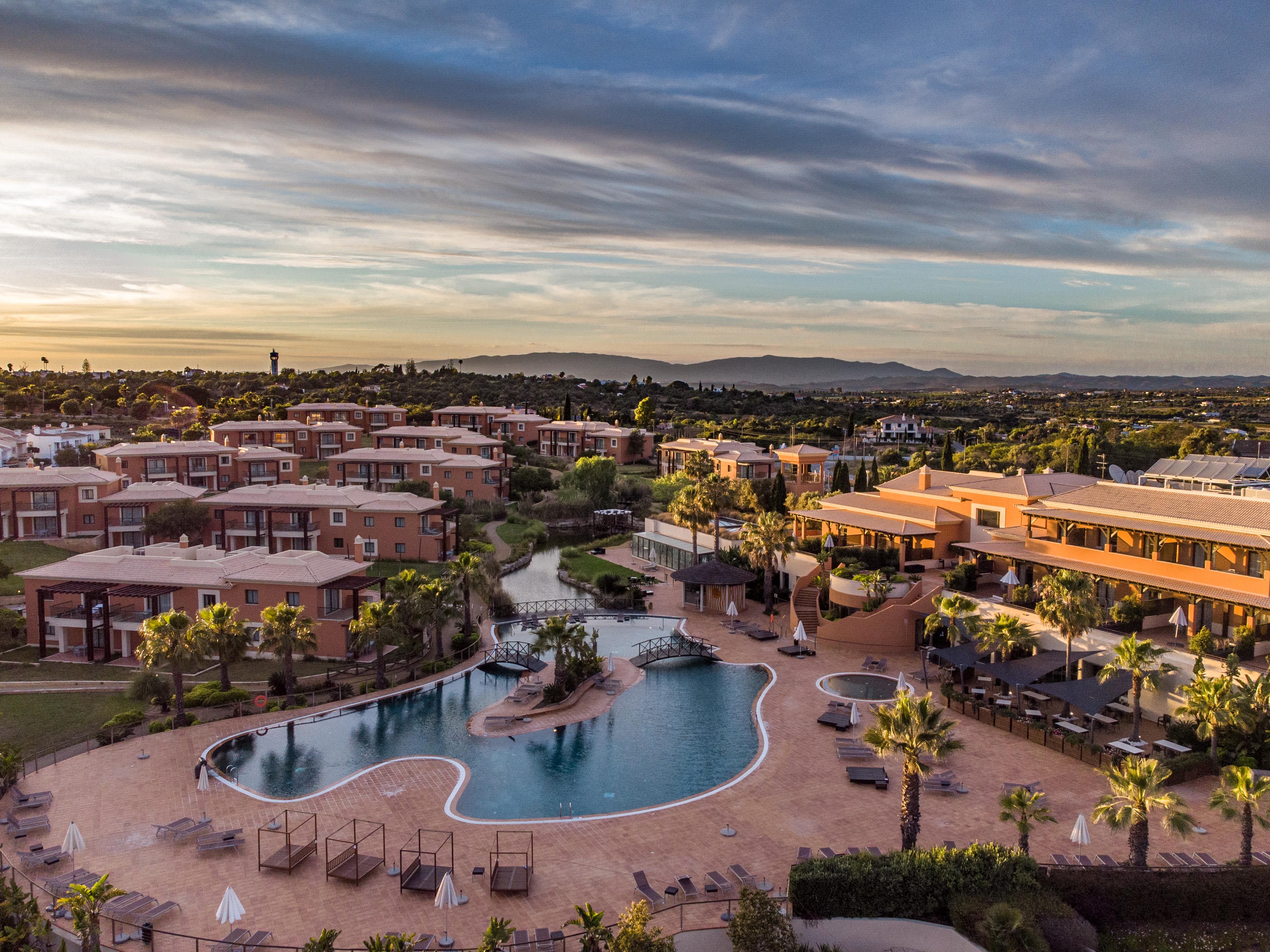 Monte Santo Resort Карвоейру Экстерьер фото Aerial view of the hotel