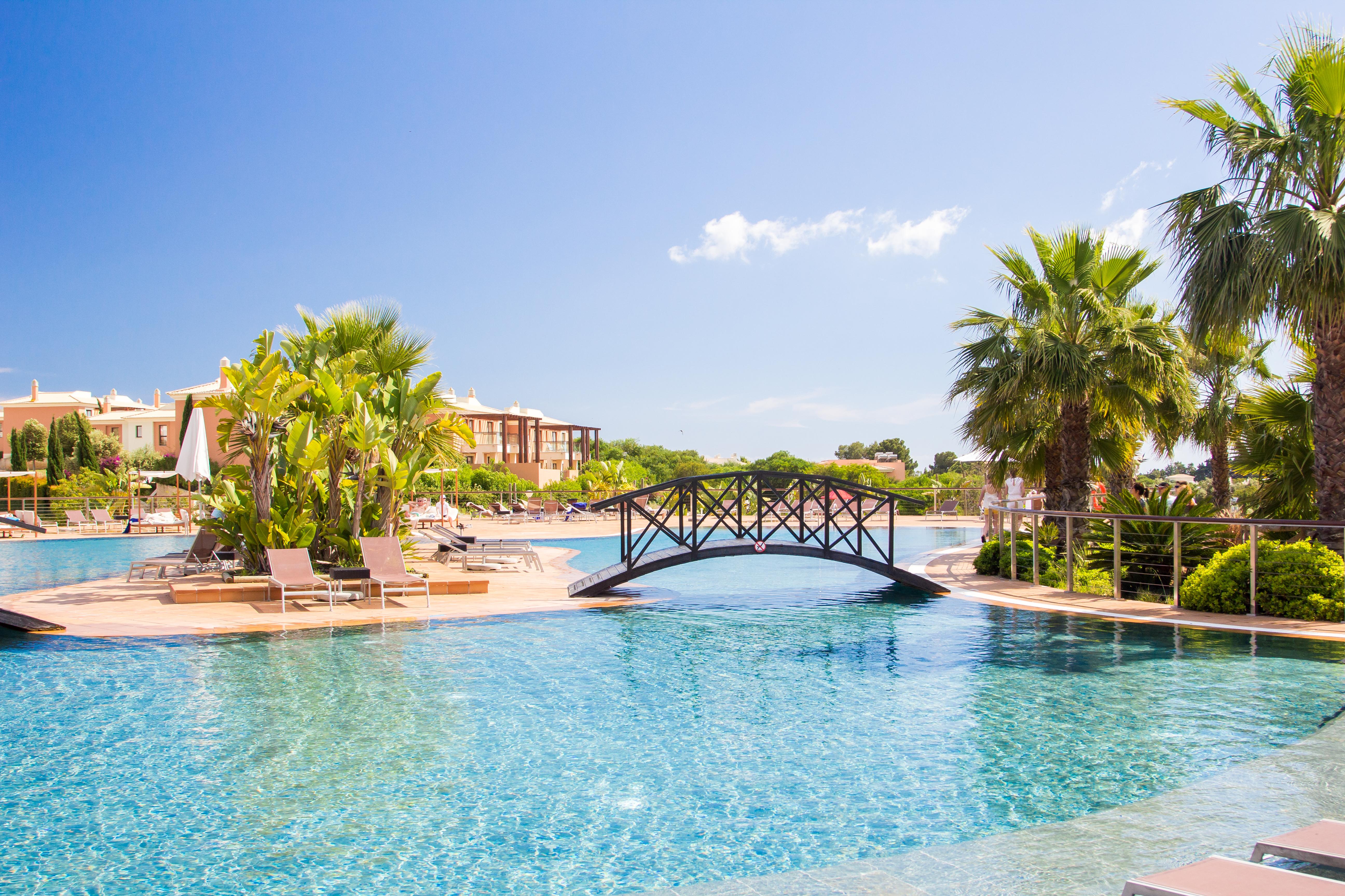 Monte Santo Resort Карвоейру Экстерьер фото The resort's lagoon